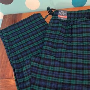 St. John's Bay Green and Navy Plaid Sleepwear. XL